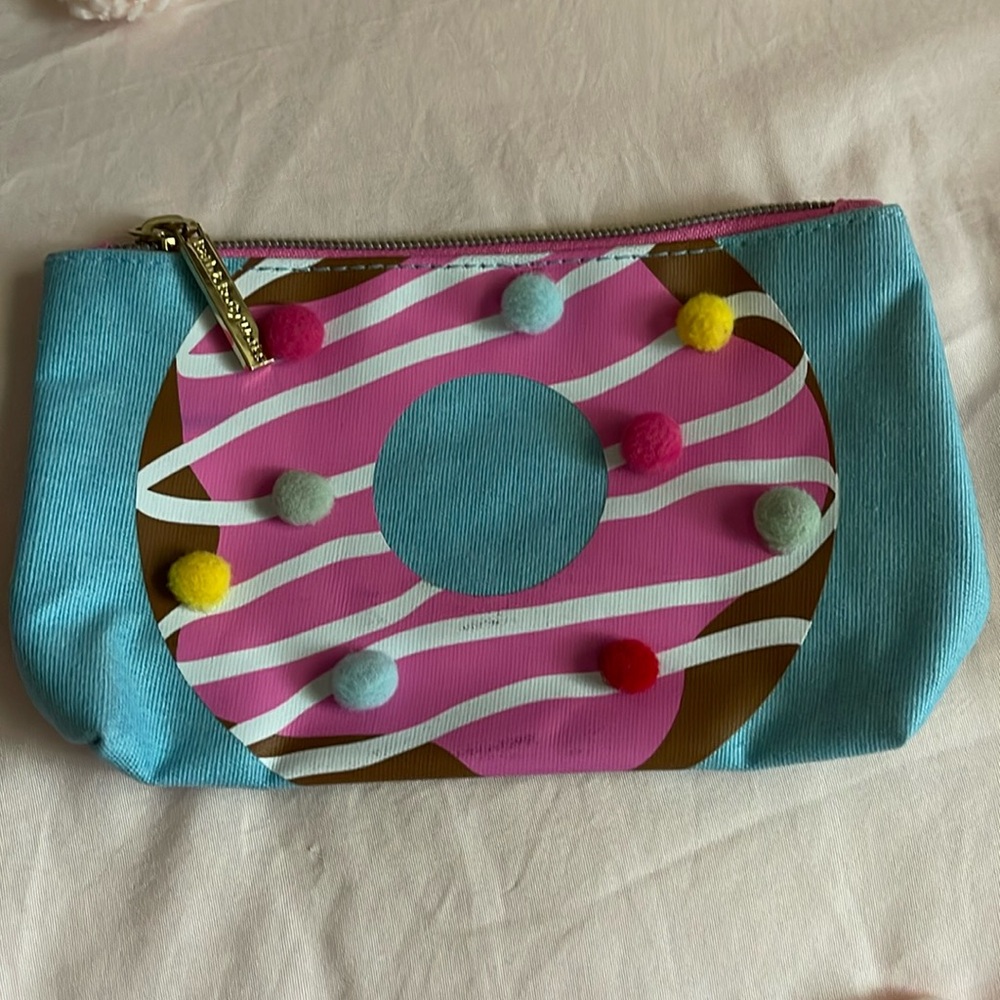 Bath and Body Works cosmetic pouch